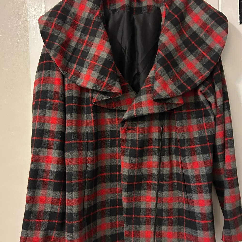 twiggy LONDON Red and Black Plaid Cape
